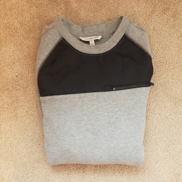 Calvin Klein Sweatshirt - Picture 5 of 5
